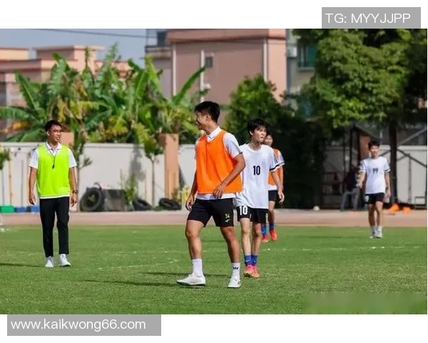 带孩子走进足球世界与明星球员亲密接触的精彩旅程 带孩子走进足球世界与明星球员亲密接触的精彩旅程