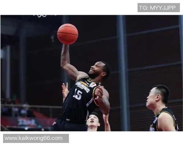 新版足球明星的表现如何值得期待的亮点与不足分析