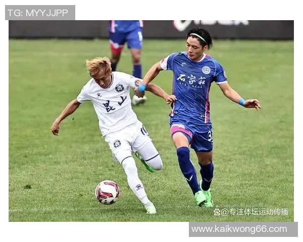 南京羽毛球队在邀请赛中以63分稳居积分榜首位展现强劲实力